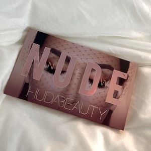 HUDA BEAUTY New Nude Eyeshadow Palette